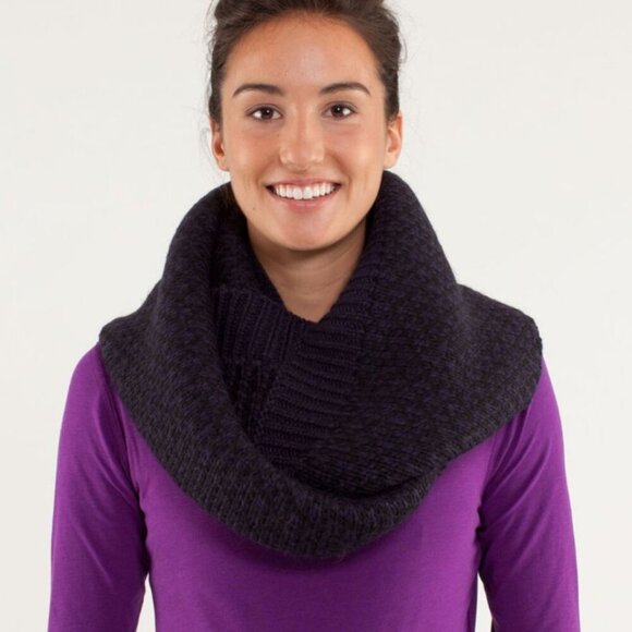 Lululemon Infinitely Mad black swan knit wool infinity scarf, black and purple - Picture 1 of 7